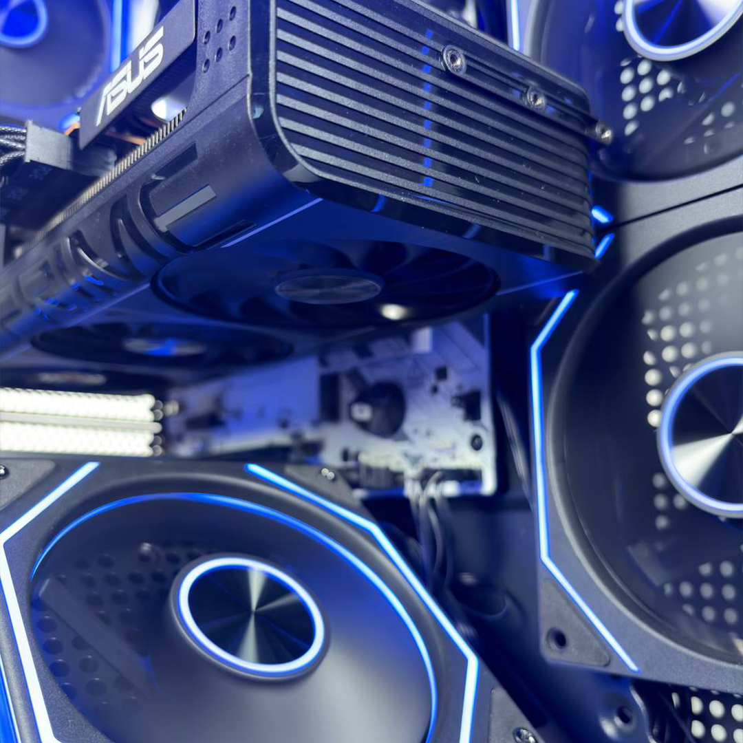 TITANO V1 EVO - Pc gaming Ryzen 7 9800X3D, RX 9070 XT 16GB, Ram 32Gb 6000Mhz Ddr5, SSD NVMe 1000Gb, Dissipatore a Liquido IPS 360mm, Windows 11 Pro